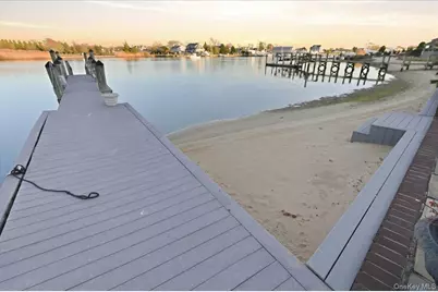 165 Peninsula Drive, Babylon, NY 11702 - Photo 32