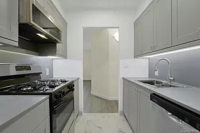 66 Crisfield Street #3Y, Yonkers, NY 10710 - Photo 4