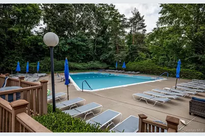 105 Glen Way, Syosset, NY 11791 - Photo 36