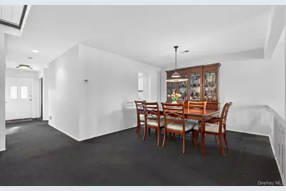 105 Glen Way, Syosset, NY 11791 - Photo 8