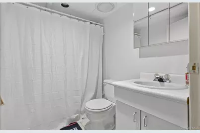 105 Glen Way, Syosset, NY 11791 - Photo 26