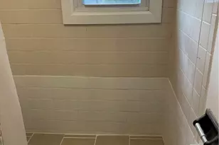 32 Winding Rd, Hicksville, NY 11801 - Photo 10