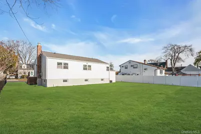 243 Lido Parkway, Lindenhurst, NY 11757 - Photo 42