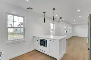 243 Lido Pkwy, Lindenhurst, NY 11757 - Photo 22