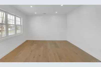 243 Lido Parkway, Lindenhurst, NY 11757 - Photo 12