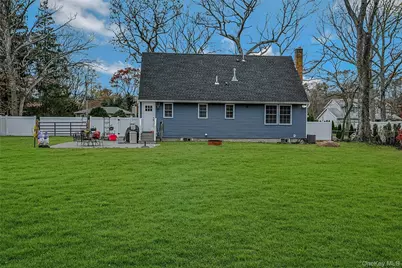 458 Lockwood Drive, Shirley, NY 11967 - Photo 14