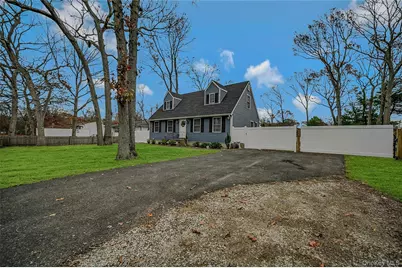 458 Lockwood Drive, Shirley, NY 11967 - Photo 2