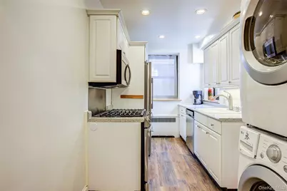 2 Town House Place #2-H, Great Neck, NY 11021 - Photo 24