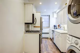 2 Town House Pl, Great Neck, NY 11021 - Photo 24