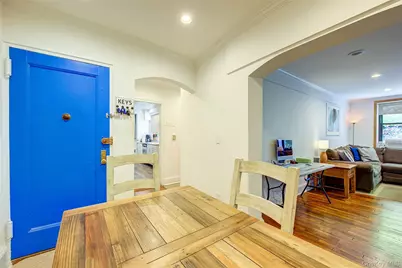 2 Town House Place #2-H, Great Neck, NY 11021 - Photo 8