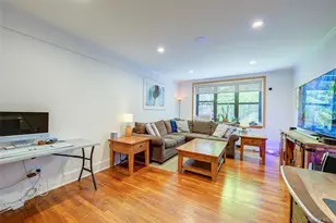 2 Town House Pl, Great Neck, NY 11021 - Photo 20