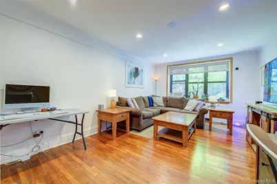 2 Town House Place #2-H, Great Neck, NY 11021 - Photo 18