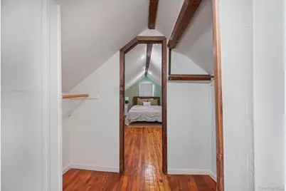 92 E John Street, Lindenhurst, NY 11757 - Photo 18