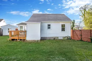 92 E John St, Lindenhurst, NY 11757 - Photo 26