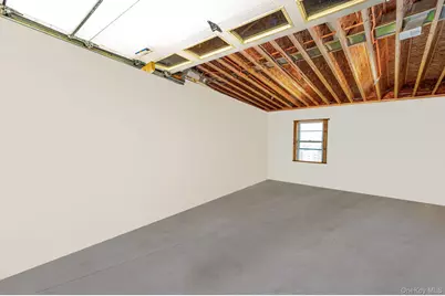 92 E John Street, Lindenhurst, NY 11757 - Photo 22