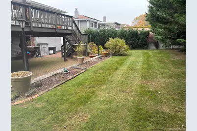 51 Deer Lane, Hicksville, NY 11801 - Photo 28