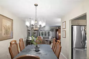 51 Deer Ln, Hicksville, NY 11801 - Photo 10