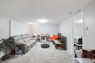 51 Deer Ln, Hicksville, NY 11801 - Photo 24