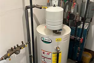 51 Deer Ln, Hicksville, NY 11801 - Photo 26