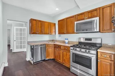 81 Fairground Avenue, Huntington Station, NY 11746 - Photo 6