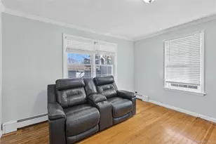 81 Fairground Ave, Huntington Station, NY 11746 - Photo 4