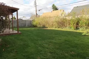 113 Abbey Ln, Levittown, NY 11756 - Photo 14