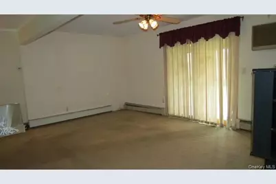 113 Abbey Lane, Levittown, NY 11756 - Photo 6