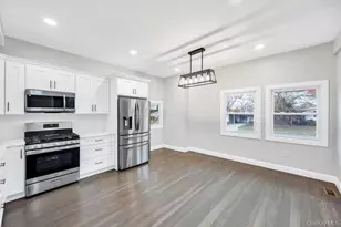 15 Duane Dr, Ronkonkoma, NY 11779 - Photo 14