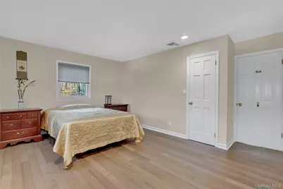 165 Tara Drive, Roslyn, NY 11576 - Photo 18