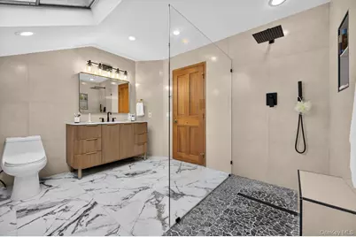 14 Oak Point Drive S, Bayville, NY 11709 - Photo 24