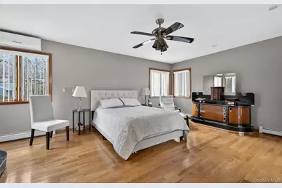 14 Oak Point Drive S, Bayville, NY 11709 - Photo 20