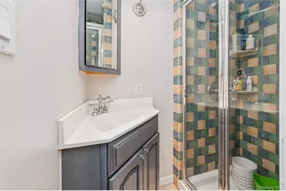 48 Elliot Drive, Hicksville, NY 11801 - Photo 26