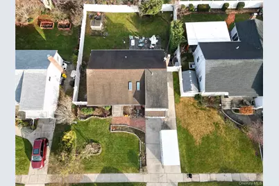 48 Elliot Drive, Hicksville, NY 11801 - Photo 4