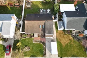 48 Elliot Dr, Hicksville, NY 11801 - Photo 4