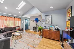 48 Elliot Dr, Hicksville, NY 11801 - Photo 12