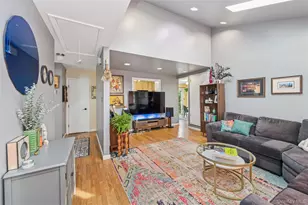 48 Elliot Dr, Hicksville, NY 11801 - Photo 8