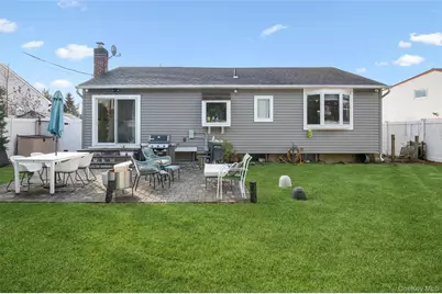 48 Elliot Drive, Hicksville, NY 11801 - Photo 32