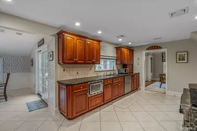 142 Cambridge Avenue, Garden City, NY 11530 - Photo 14