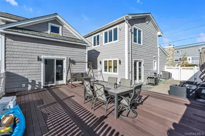 803 S 7th Street, Lindenhurst, NY 11757 - Photo 22