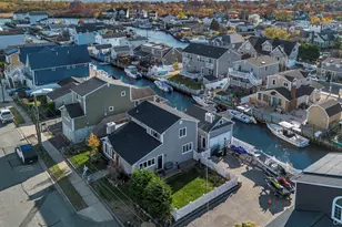 803 S 7th St, Lindenhurst, NY 11757 - Photo 30