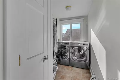 803 S 7th Street, Lindenhurst, NY 11757 - Photo 18