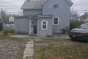 45 Arnold Ave, West Babylon, NY 11704 - Photo 2