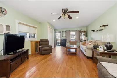 20206 33rd Avenue, Bayside, NY 11361 - Photo 2