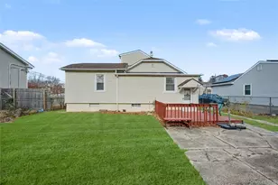 74 Nassau St, Islip Terrace, NY 11752 - Photo 32