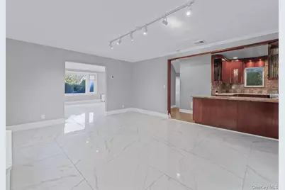 14 Nirvana Avenue, Great Neck, NY 11023 - Photo 4