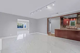 14 Nirvana Ave, Great Neck, NY 11023 - Photo 4