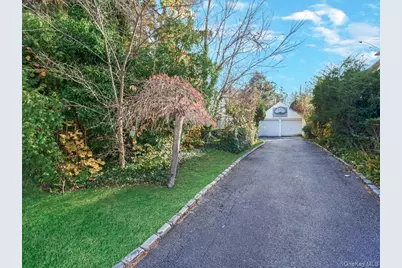 14 Nirvana Avenue, Great Neck, NY 11023 - Photo 10