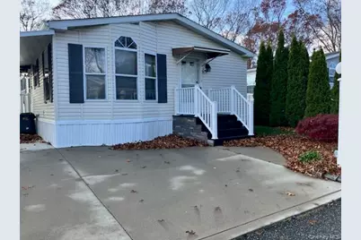 1661 Old Country Road #166, Riverhead, NY 11901 - Photo 2