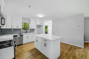 10 Woodland Ln, Huntington, NY 11743 - Photo 2