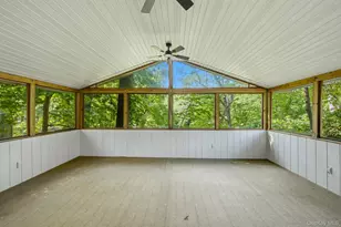 10 Woodland Ln, Huntington, NY 11743 - Photo 12